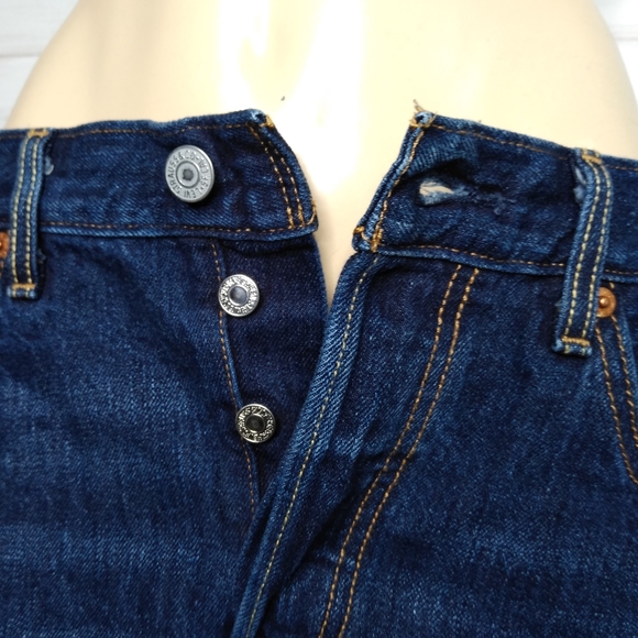 Levi's 501 Women's Shorts Dark Wash - Picture 8 of 10